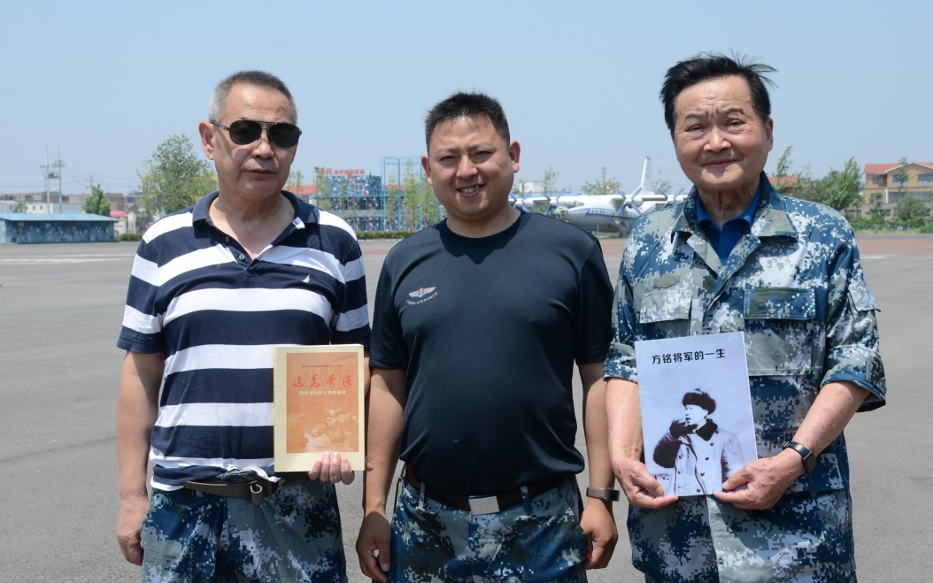 开封95982部队空降兵，英勇无畏，忠诚担当，开封95982部队空降兵，英勇无畏，忠诚担当的战士