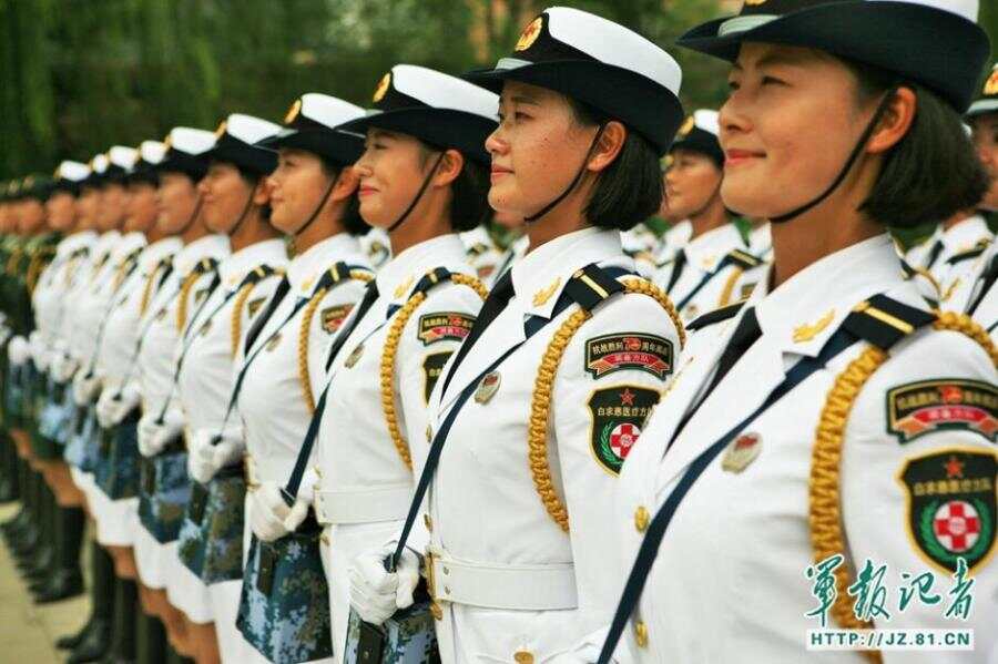 2012年中国女兵方队，展现新时代风采，2012年中国女兵方队展现新时代风采