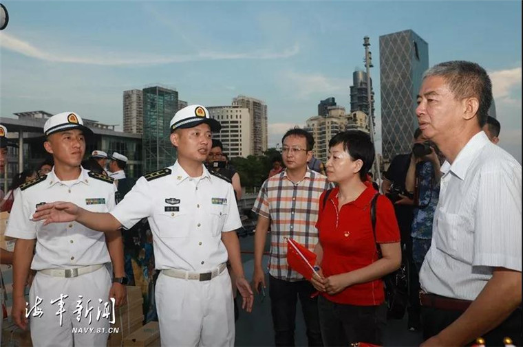 泉州舰舰长揭秘，谁执掌这艘海军战舰？，泉州舰舰长揭秘，谁掌舵这艘海军战舰？