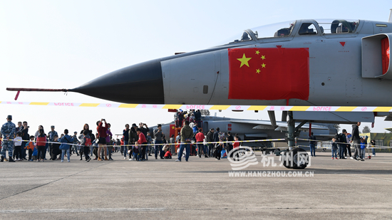 中国人民解放军空军成立时间