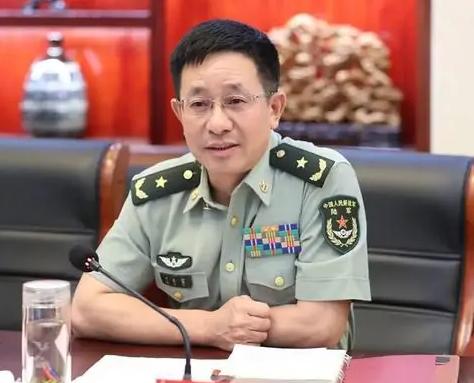 集团军军长，权力与职责的探讨，集团军军长，权力与职责的探究