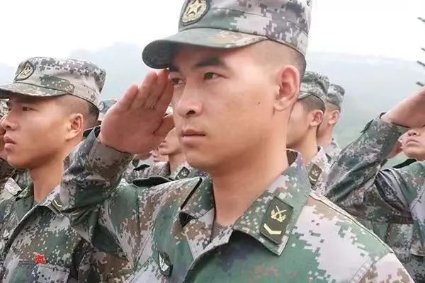 军旅网图片大全，展示铁血军人的风采，军旅网图片展示，铁血军人的荣耀与风采