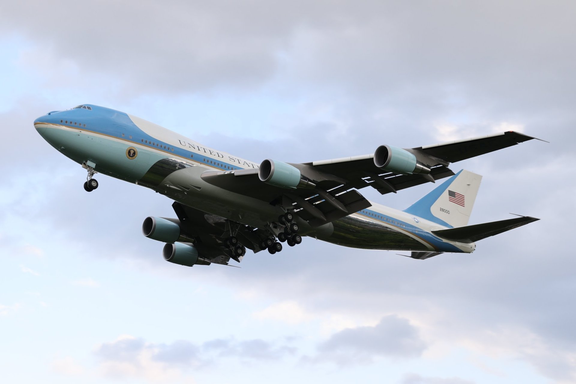 我国空军一号，蓝天之上的骄傲与力量，空军一号，蓝天之上的中国骄傲与力量