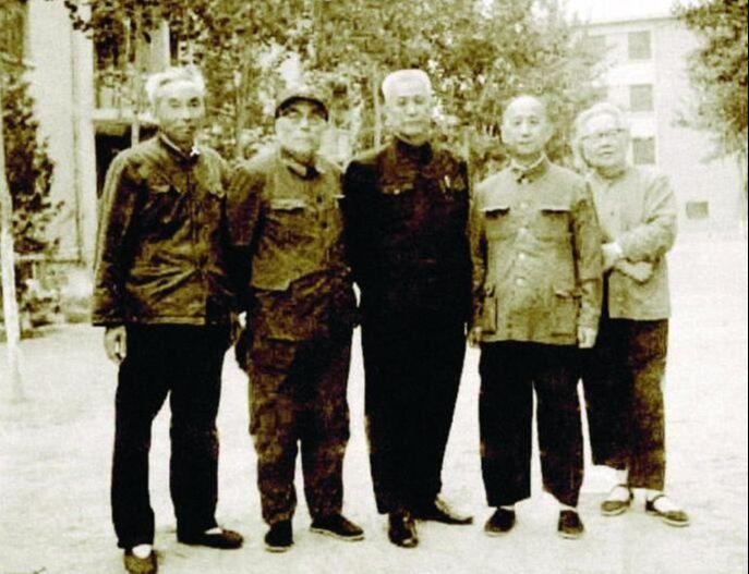 中国80后少将，年轻有为的杰出军事领袖，中国80后少将，年轻有为的军事领袖风采