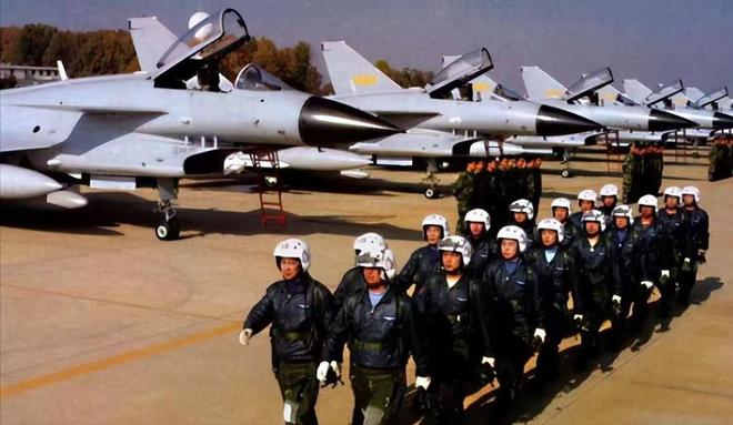 中国空军装备部，聚焦现代化军事转型与英语语境下的国际交流，中国空军装备部聚焦现代化军事转型与国际英语交流之道
