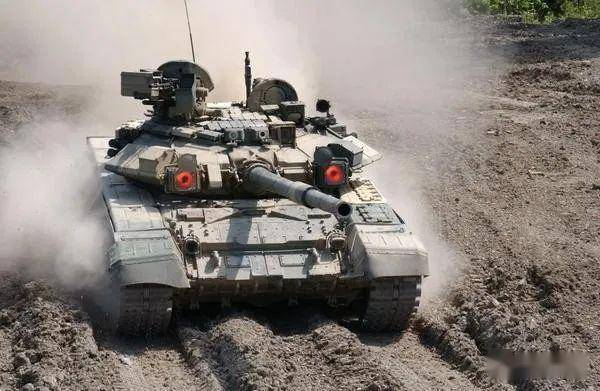 M1A2艾布拉姆斯坦克的重量是多少吨？，揭秘M1A2艾布拉姆斯坦克的重量，究竟有多少吨？