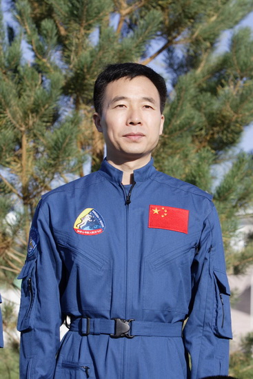景海鹏的军级级别，正军级还是副军级？，景海鹏的军级级别，正军级还是副军级？