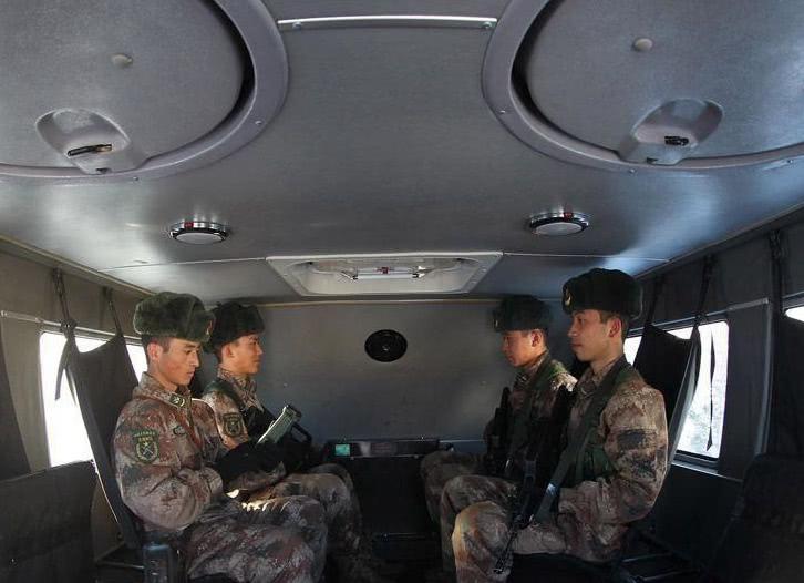 中国女兵照片帅气高清，展现新时代巾帼英雄风采，中国女兵帅气高清照片，展现新时代巾帼英雄风采