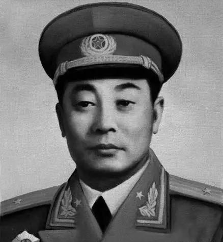 集团军副参谋长军衔，职责、等级与荣誉的象征，集团军副参谋长，军衔、职责与荣誉的象征解读