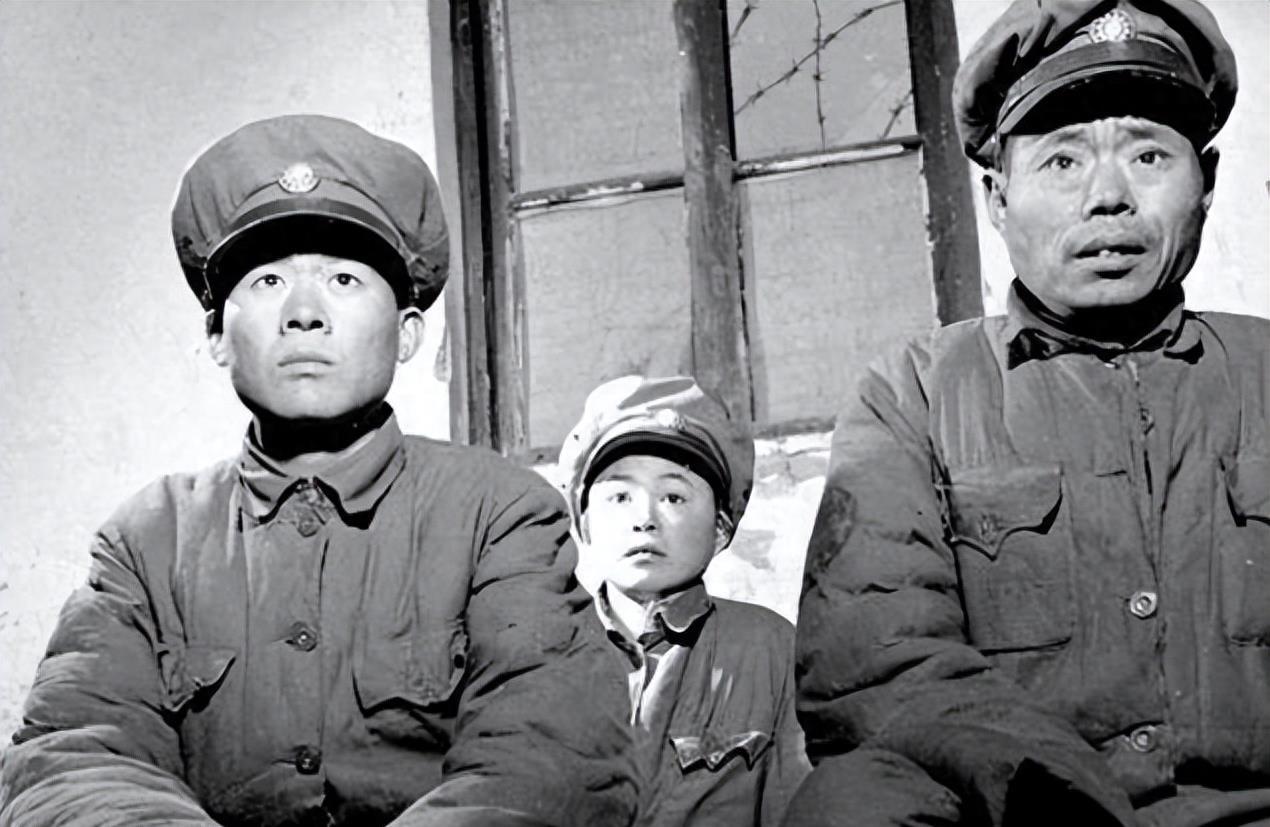 解放军和普通兵之间的区别，职责、角色与荣誉的差异探讨，解放军与普通兵，职责、角色与荣誉的探讨与差异分析
