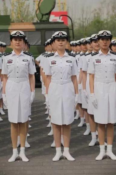 中国海军常服与礼服，传统与现代的完美结合，中国海军常服与礼服，传统与现代的完美融合
