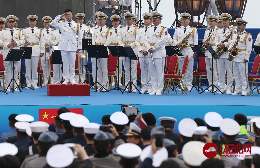 中国海军70周年，时代的印记与无尽的感触，中国海军70周年庆典，时代印记与情感共鸣