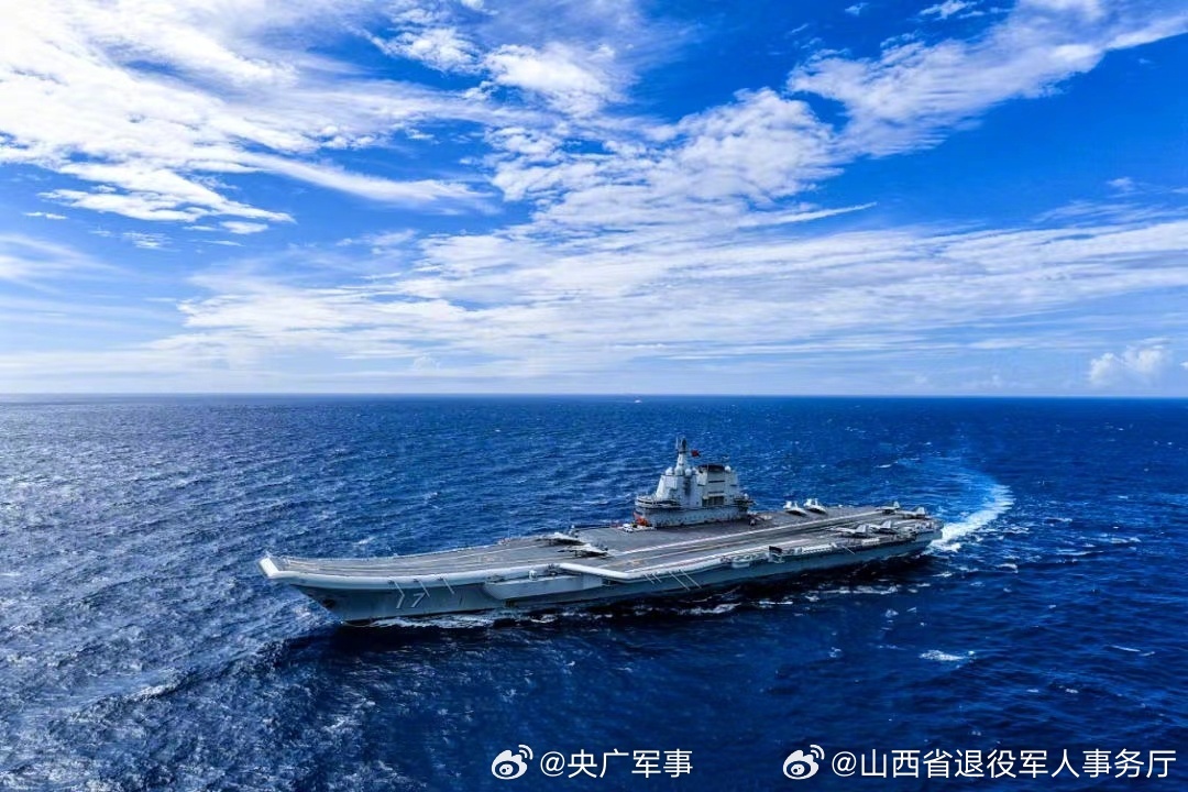 今天，我们回顾山东舰下水七周年的辉煌历程，山东舰下水七周年，辉煌历程回顾