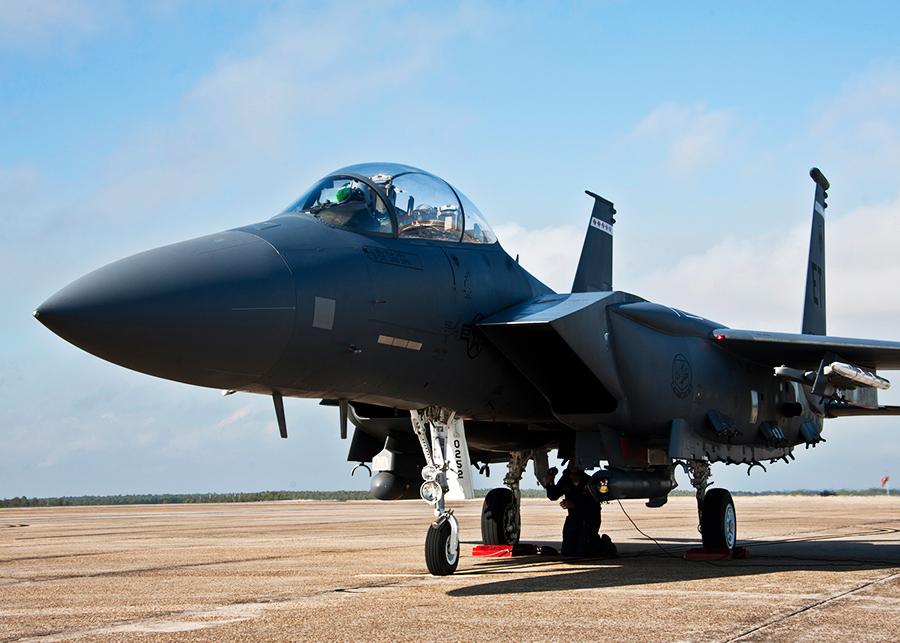 美国现在还在使用A-10攻击机吗？探讨其现状和未来，美国A-10攻击机的现状和未来探讨