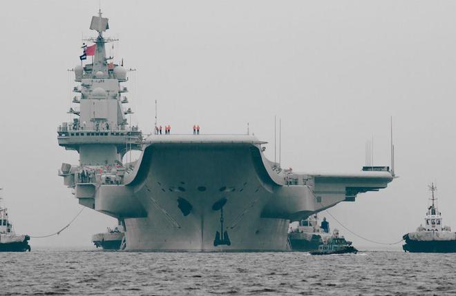 揭秘中国航母的巨大身躯，探寻海洋巨塔之秘，揭秘中国航母庞大身躯，海洋巨塔之秘探索