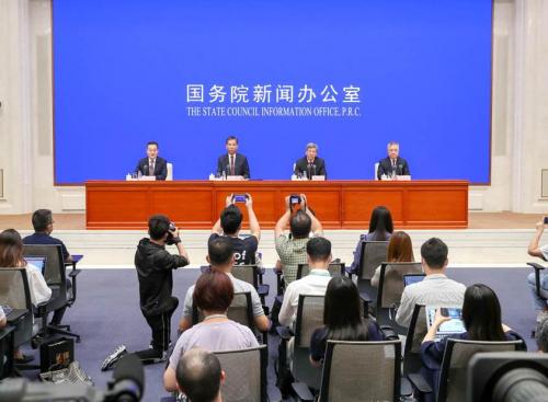新闻头条摘抄，聚焦时事热点，速览全球要闻，全球时事热点速递，新闻头条聚焦全球要闻速览