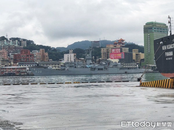 揭秘中国海军新利器，938吕梁山舰，揭秘中国海军新利器，吕梁山舰亮相揭秘