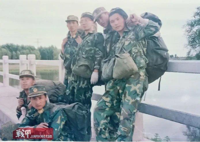 揭秘87迷彩的历史背景，一段关于荣耀与传承的故事，揭秘87迷彩荣耀传承史，一段关于历史与传承的传奇故事