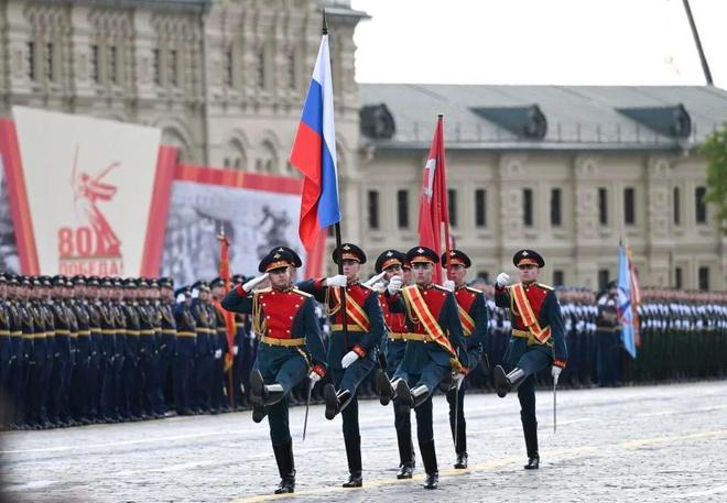 阅兵盛典，全球多个国家的阅兵现场盛况一览，全球阅兵盛典，多国壮丽阅兵现场全景呈现
