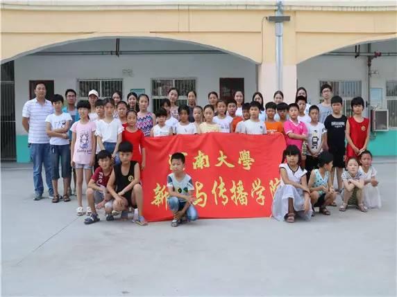 国庆阅兵三军亮剑，展现国家力量与荣耀，国庆阅兵三军展威，彰显国力强盛与荣耀