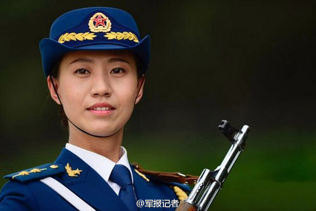 三军女兵方队领队是谁？深度解析揭秘，三军女兵方队领队揭秘，深度解析背后的故事