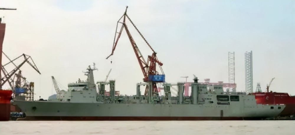 揭秘中国海军901型远洋补给舰，功能与优势全面解析，中国海军901型远洋补给舰深度解析，功能与优势揭秘