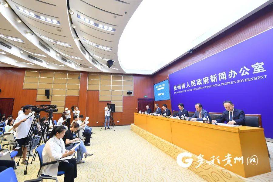 今天重大新闻内容，揭示新闻背后的故事与影响，揭秘今日重大新闻背后的故事与深远影响