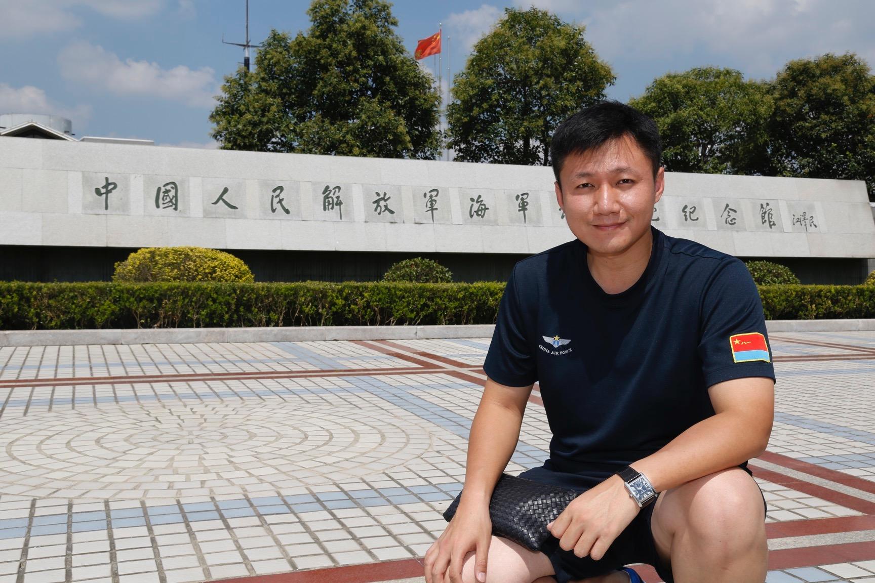 军事直播间主持人揭秘，谁在掌控军事直播的话语权？，军事直播间话语权的掌控者揭秘，谁在主导军事直播？