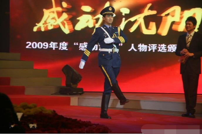 三军仪仗队，万里挑一的荣耀与责任，三军仪仗队的荣耀与责任，万里挑一的使命担当