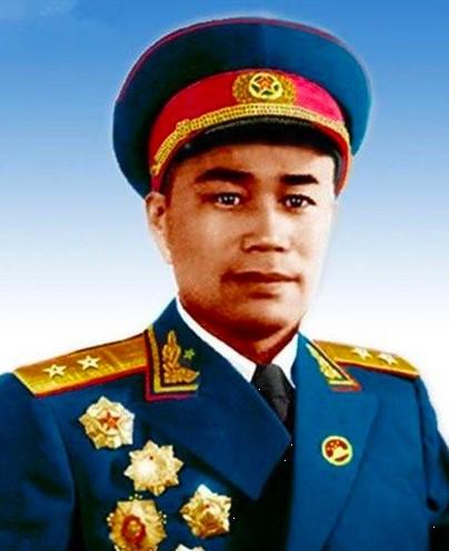 中国女兵照片集体敬礼，坚韧、荣耀与力量的象征，中国女兵集体敬礼，坚韧、荣耀与力量的展现