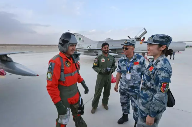 中巴空军联合训练，深化军事合作，共筑空中防线，中巴空军联合训练，深化军事合作，共筑坚固空中防线