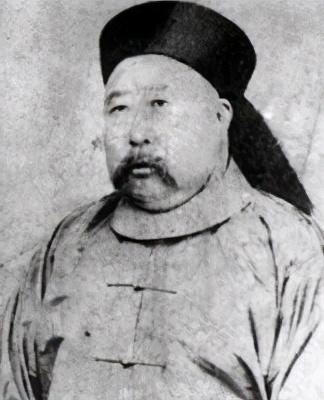 依法治军与以情带兵的关系，和谐融合，共筑强军梦，依法治军与以情带兵，和谐融合，共筑强军梦之道