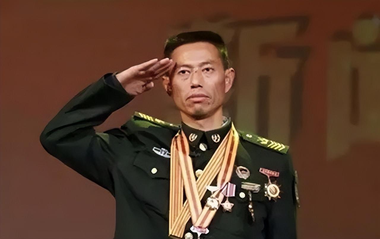 八一勋章的荣誉，荣耀的象征与时代的赞歌，八一勋章，荣誉之巅，时代赞歌，荣耀的象征