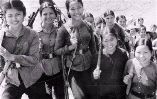 越战中越南女兵的独特角色与贡献，越南女兵在战争中的独特角色与贡献