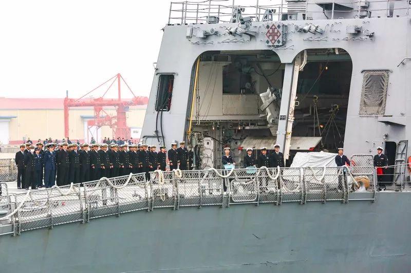 新中国成立后第一艘军舰——历史与意义，新中国成立后首艘军舰，历史沿革与重大意义