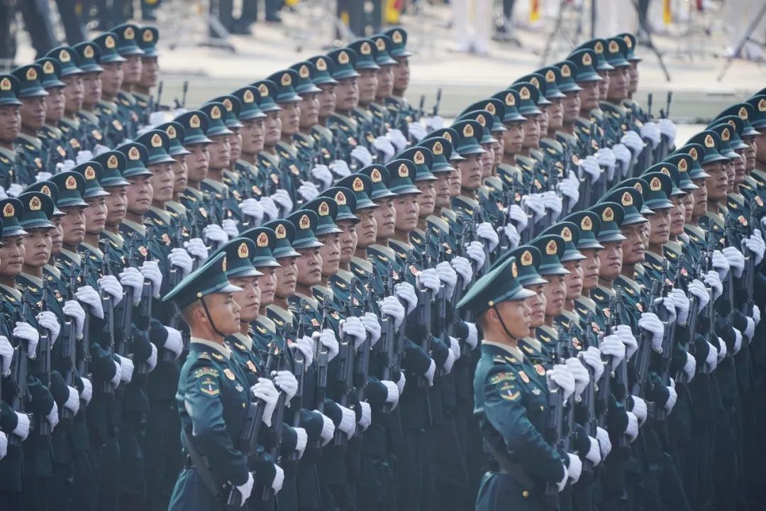 国庆阅兵方队，整齐一律之美与形式美法则的完美融合，国庆阅兵方队，整齐划一之美与形式美法则的和谐融合