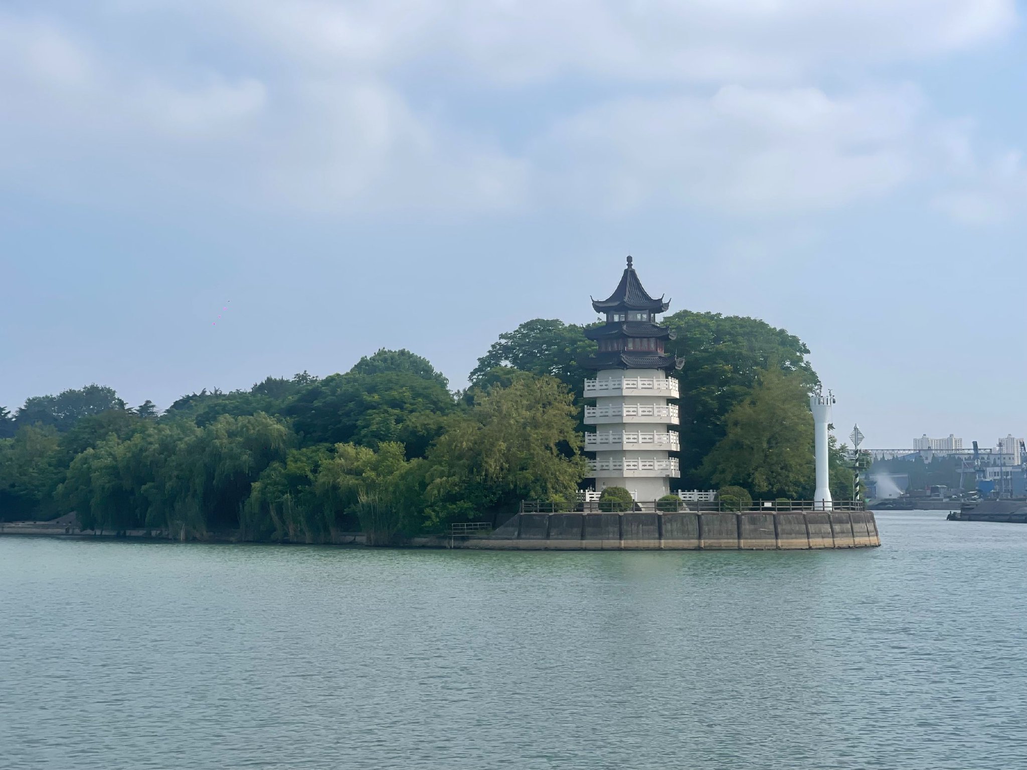 如何将凤凰网新闻添加到桌面？一站式解决方案教程，如何一站式将凤凰网新闻添加到桌面？详细教程