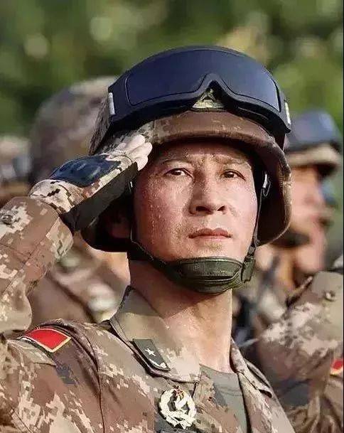 中国人民解放军陆军第五十四集团军，荣耀与担当的象征，中国人民解放军陆军第五十四集团军，荣耀与担当的战士象征