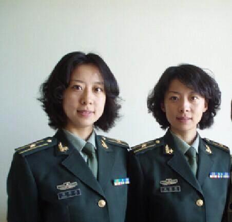 阅兵方阵领队军衔解析，军衔与荣耀的象征，阅兵方阵领队军衔解析，军衔背后的荣耀象征