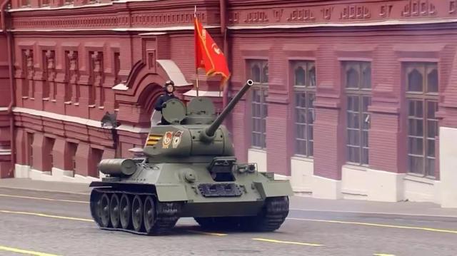 阅兵中的独特风景，一辆T-34的魅力与传奇，阅兵中的独特风景，T-34坦克的魅力与传奇故事