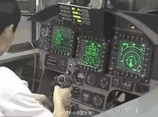 歼-10战斗机座舱介绍——现代空战的人机交互核心，歼-10战斗机座舱揭秘，现代空战的人机交互核心体验