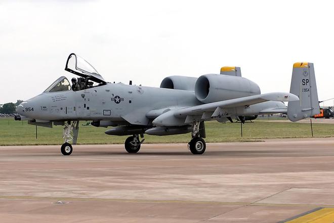 揭秘A-10攻击机满载战力，空中霸主的无畏力量，A-10攻击机，空中霸主的无畏战力揭秘