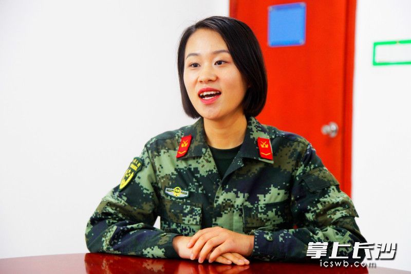 中国武警女兵的图片，展现力量与荣耀，中国武警女兵，力量与荣耀的展现