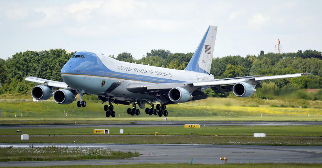 空军一号与波音747，传奇的结合，空军一号与波音747，传奇组合闪耀天际