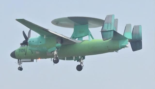 直-18预警直升机和空警-600，空中卫士的卓越表现，空中卫士的杰出表现，直-18预警直升机与空警-600的协同作战能力