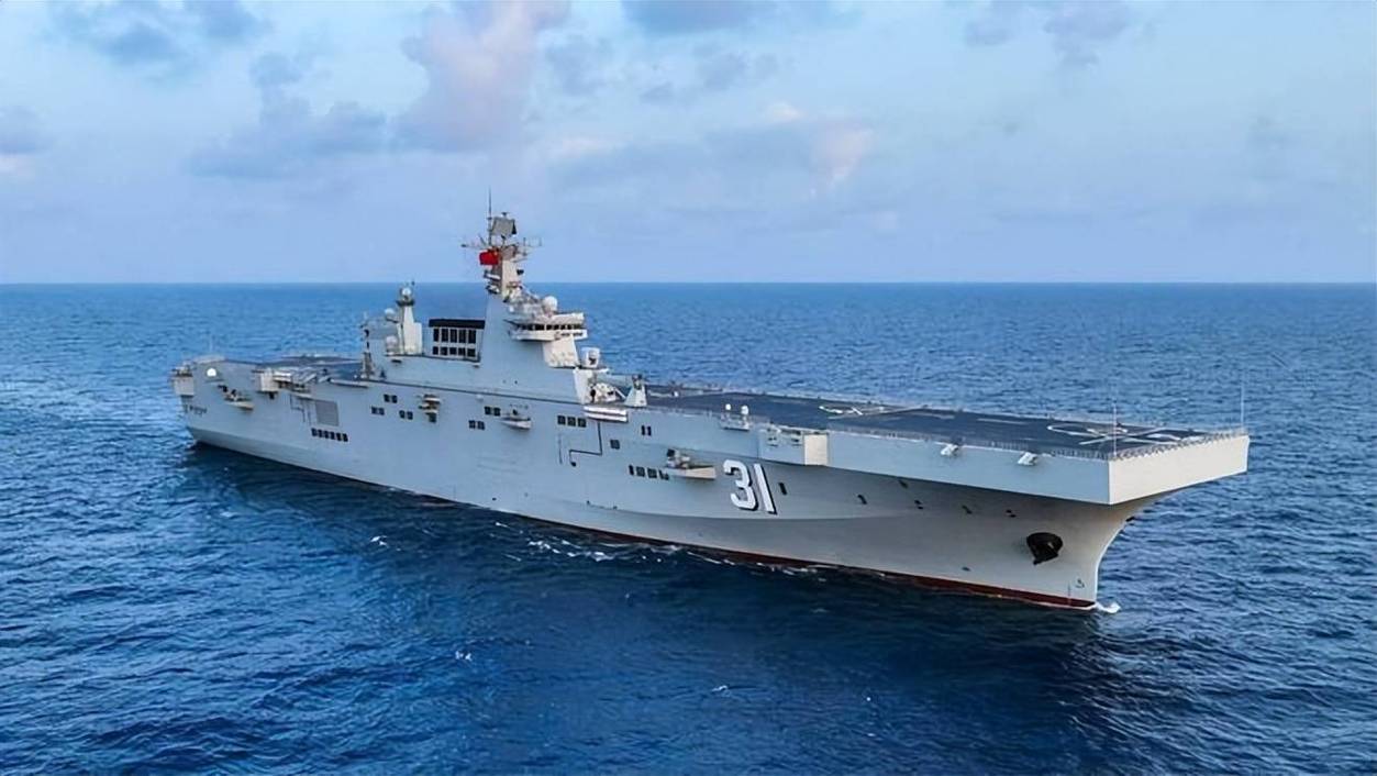 关于中国海军的骄傲之作——075型两栖攻击舰的深度解析，中国海军的骄傲之作，深度解析075型两栖攻击舰
