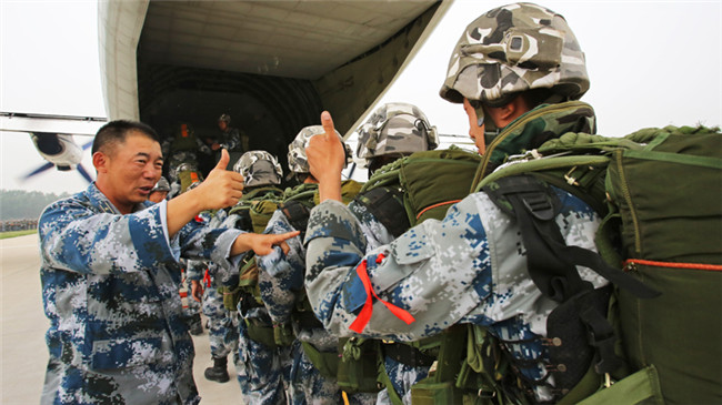 揭秘空降兵第十五军，一支怎样的部队？，揭秘，空降兵第十五军——神秘而强大的部队全貌
