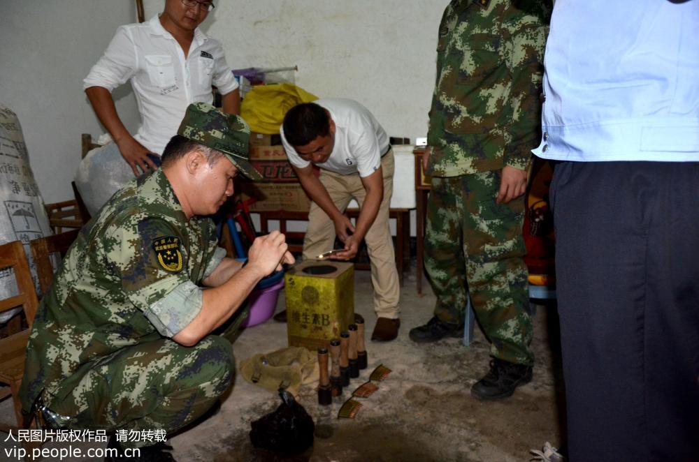 揭秘中国军事历史中的璀璨明珠，67式木柄手榴弹介绍，揭秘中国军事历史璀璨明珠，67式木柄手榴弹介绍