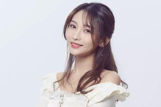 央视七套媒体观察员叶知秋，一位深度洞察媒体行业的专家简介，央视媒体专家叶知秋，深度洞察媒体行业的行业观察者