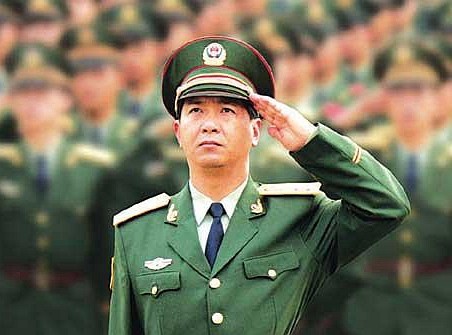 独臂英雄丁晓兵广西总队政委，一位传奇军人的荣耀与担当，独臂英雄丁晓兵，广西总队政委的荣耀与担当传奇军人的职责与勇气